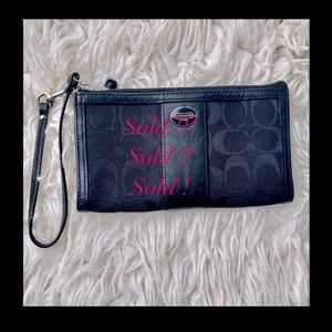 Coach signature wallet/wristlet